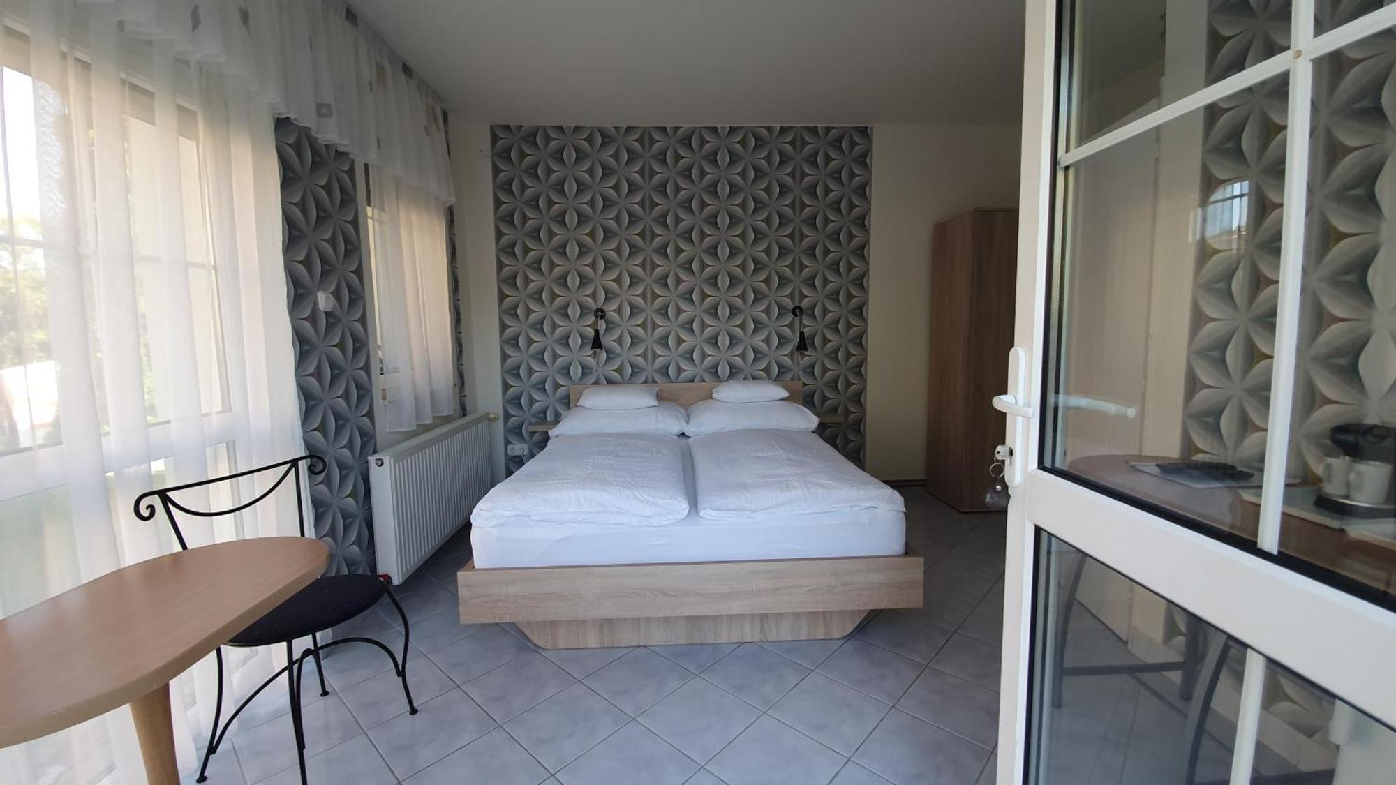 Jade Panzio Bed & Breakfast Balatonfoldvar Bagian luar foto